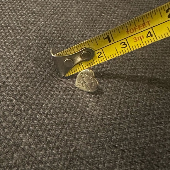 Tiffany & Co return to Tiffany heart earrings - Picture 5 of 5